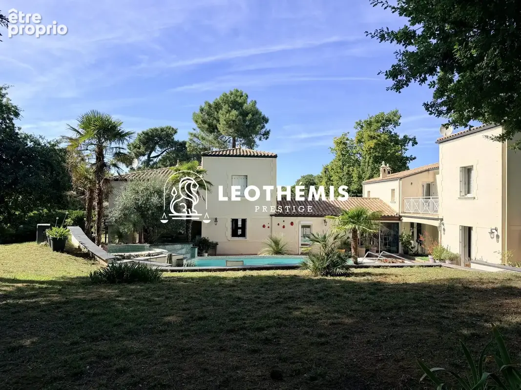 Maison 9 pièces 398 m² à vendre à Les Mathes (17570) - photo 3