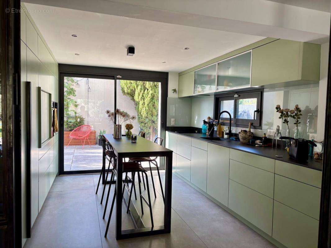 Maison à vendre 6 pièces AIX EN PROVENCE (13) - photo 4