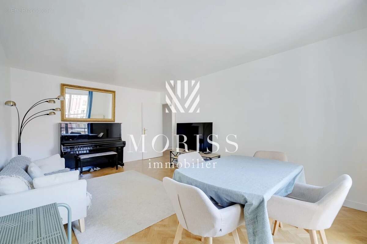 Appartement à COURBEVOIE