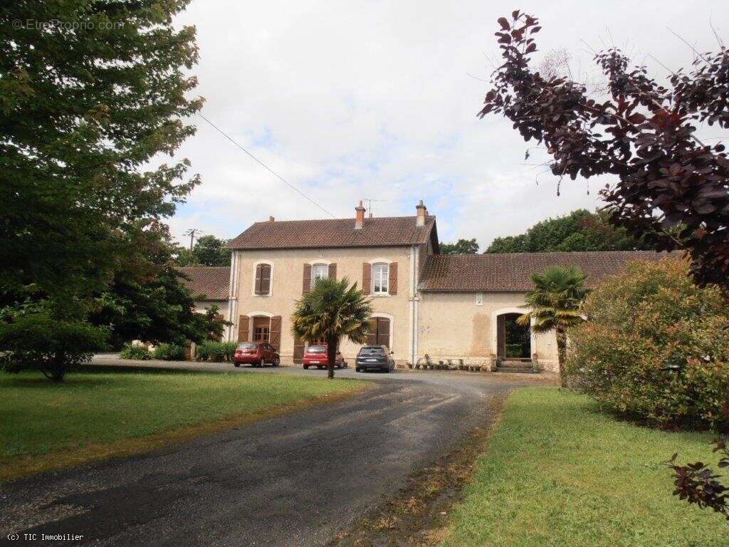 Maison à VERTEUIL-SUR-CHARENTE