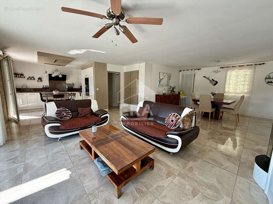 Maison à SAINT-MAXIMIN-LA-SAINTE-BAUME