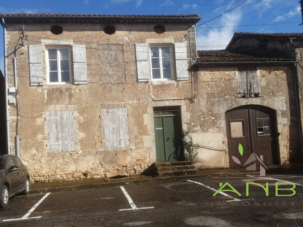 Maison à SAINT-CLAUD