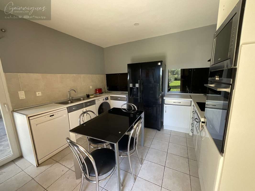 Maison à LE THOLONET