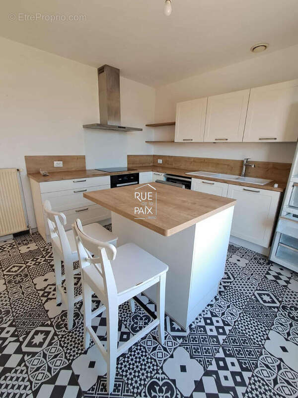 Maison sur sous sol , secteur prisé de Naintré 191.90 m2 - photo 5