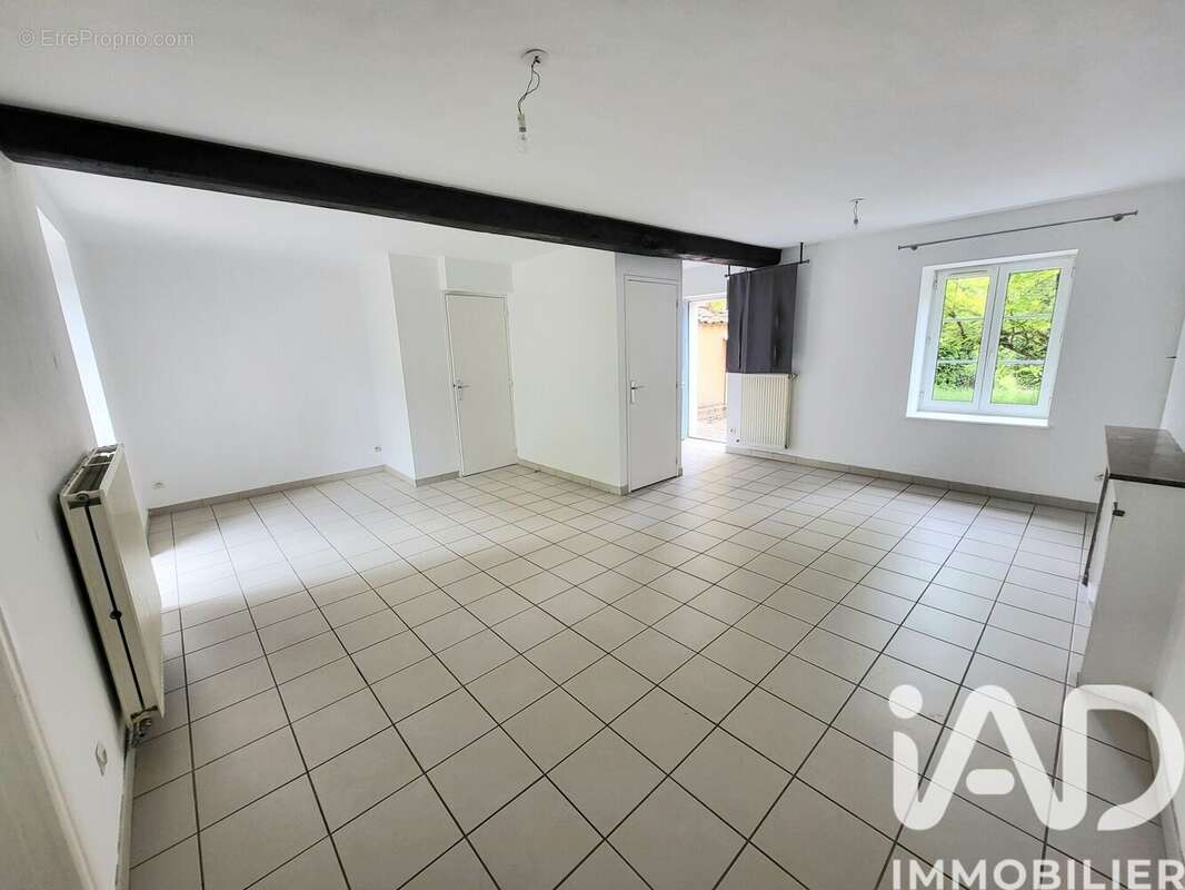 Photo 3 - Appartement à SAINT-JUST-SAINT-RAMBERT