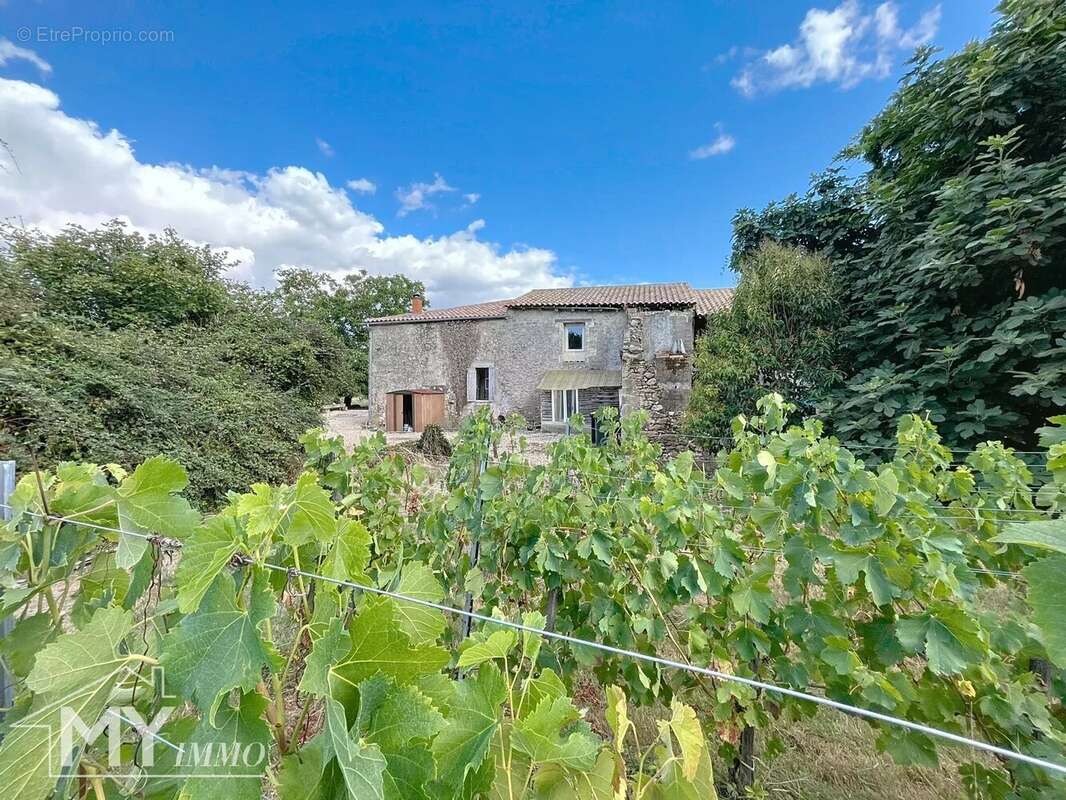 Maison à SAINTE-RADEGONDE