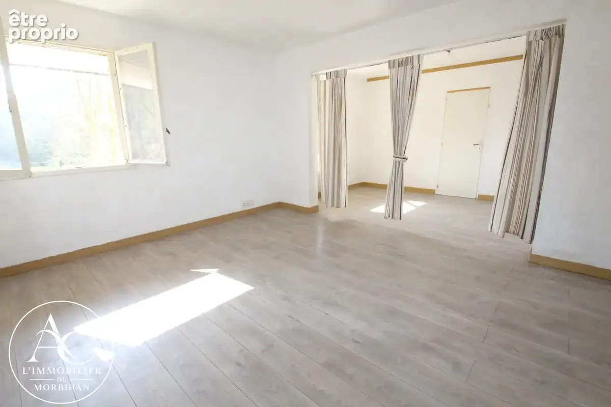 Maison avec dépendances et 10 000 m2 de terrain agricole. - photo 12