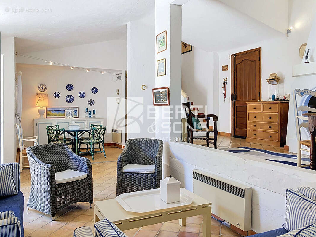 Appartement à MANDELIEU-LA-NAPOULE