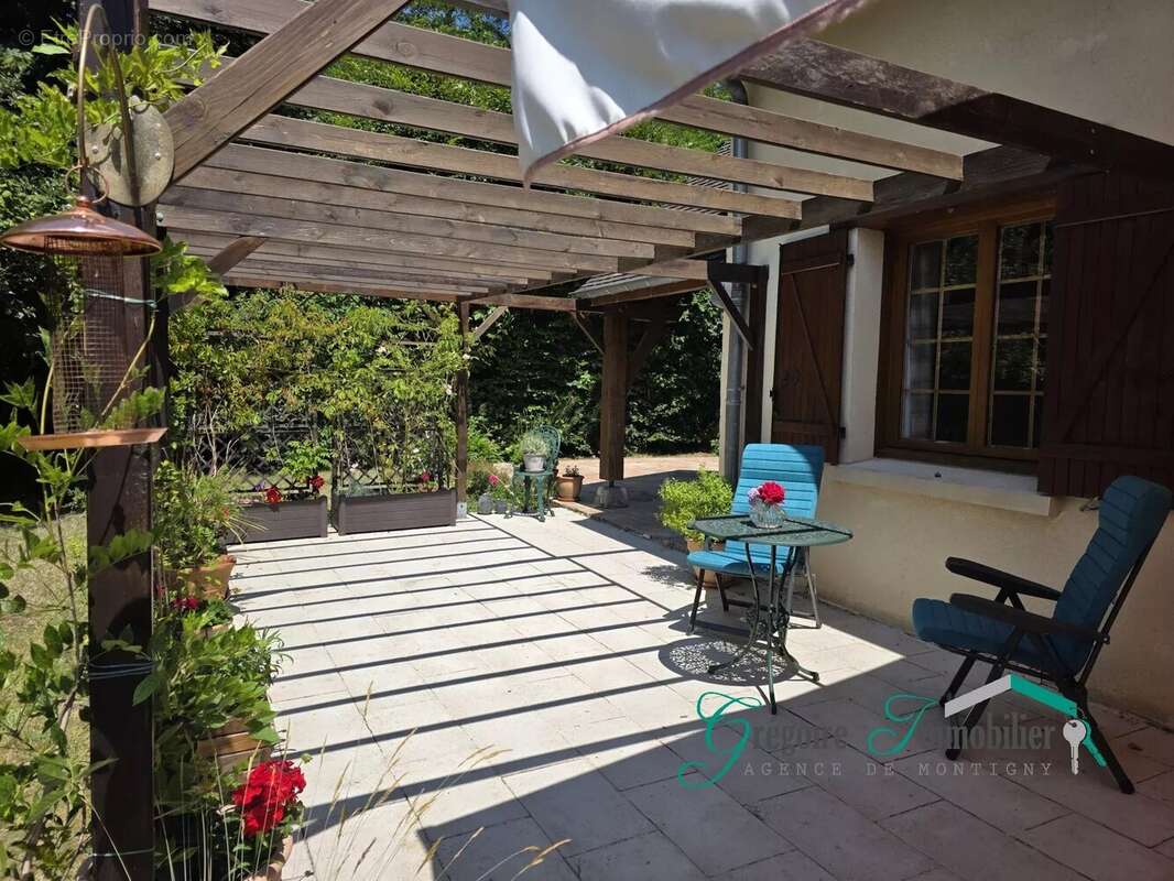 Maison à MONTCOURT-FROMONVILLE