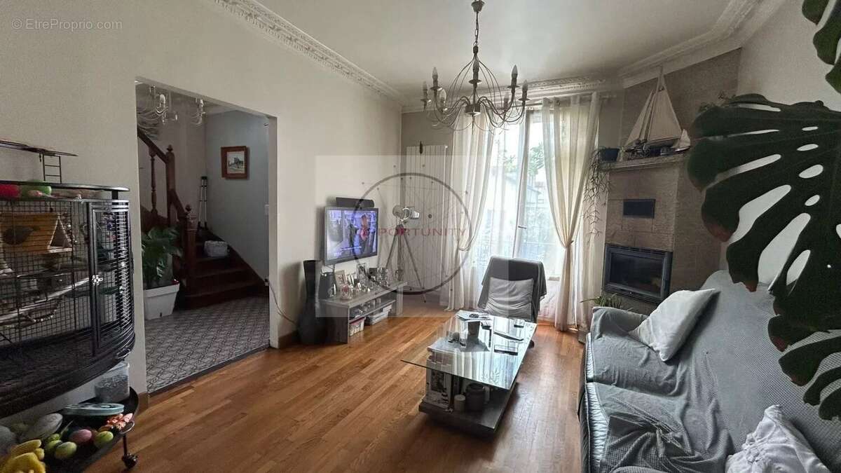 Maison 130 m² à Bondy  - photo 6