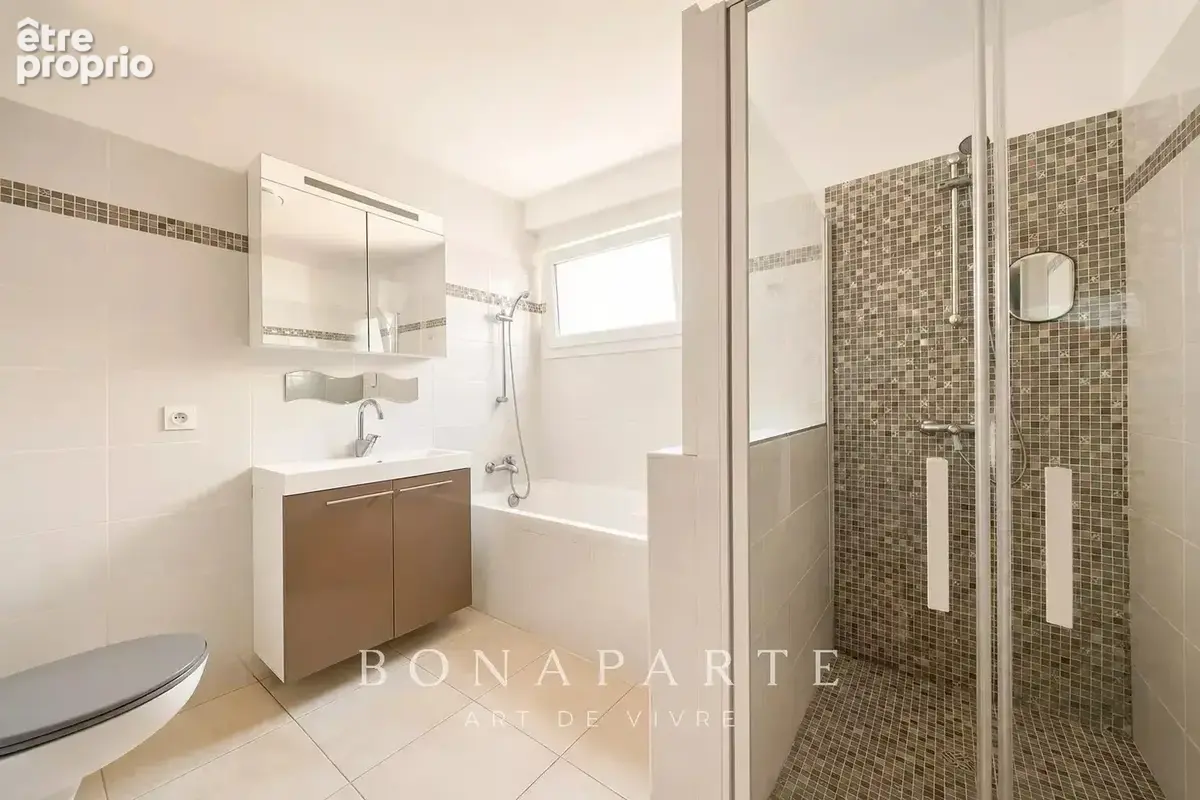 Ventabren – villa contemporaine de plain-pied avec piscine chauffée et jacuzzi - photo 9