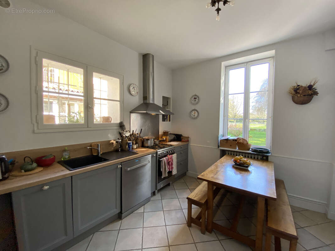 Maison à MAGNAC-SUR-TOUVRE