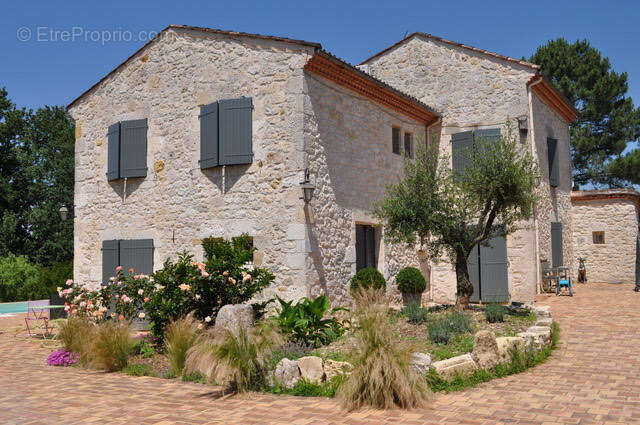 Maison à SAINTE-COLOMBE-EN-BRUILHOIS