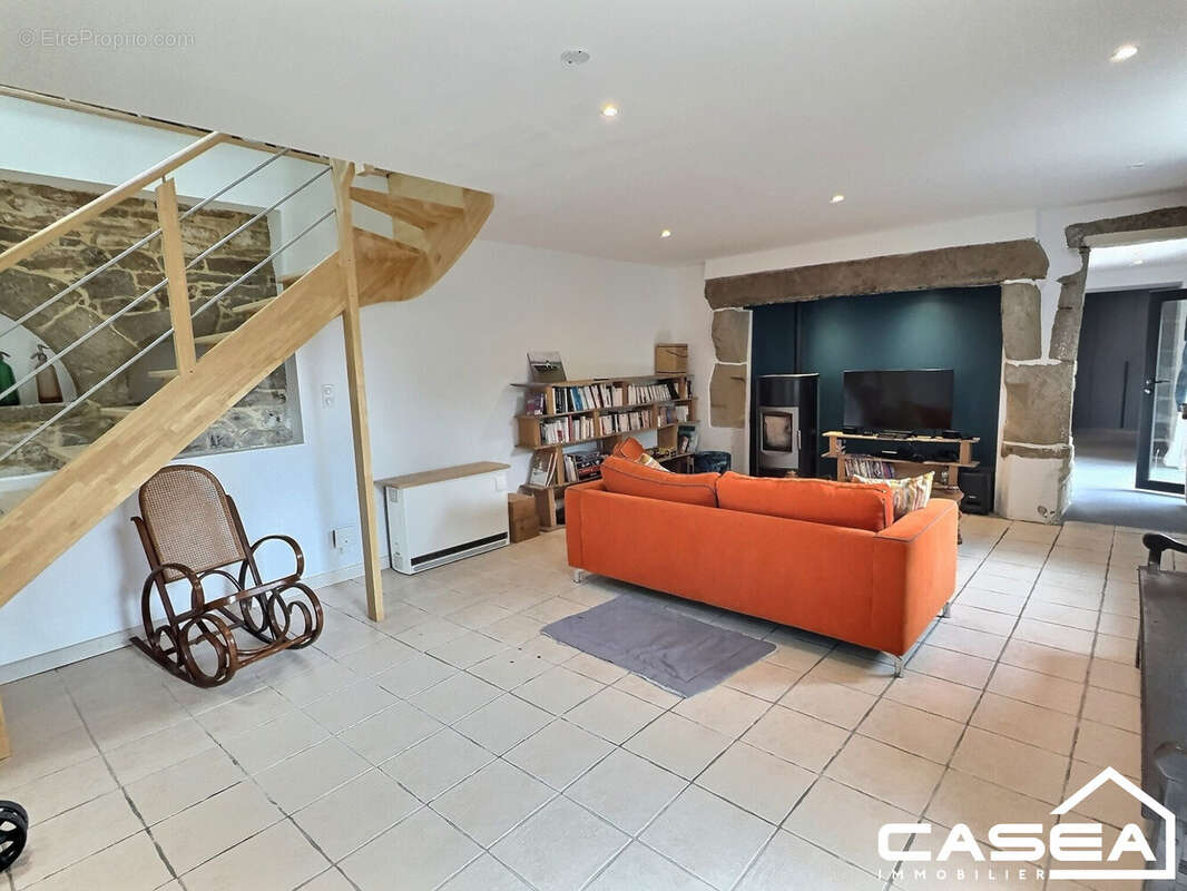 Maison à PLONEOUR-LANVERN