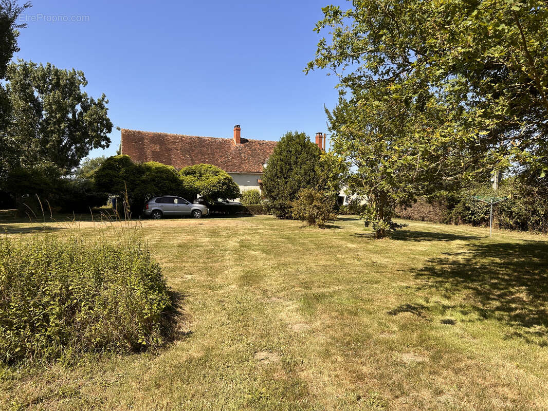 Maison à LA PEROUILLE