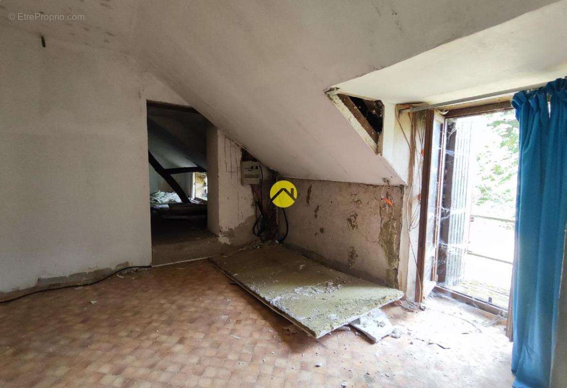 Maison à PRECY