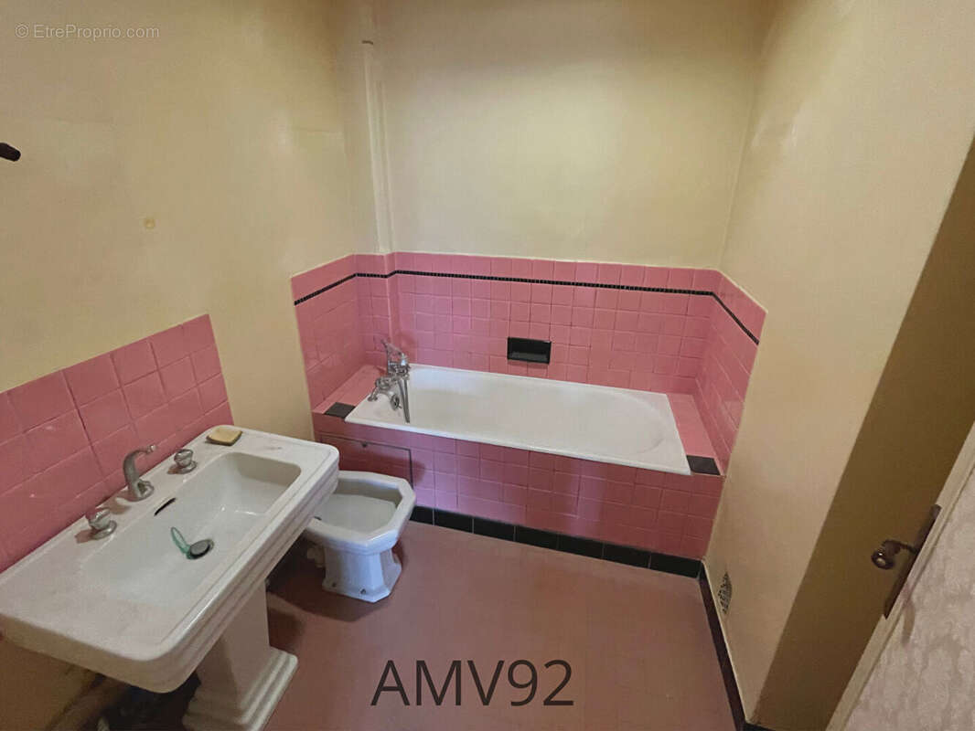 Appartement à LA GARENNE-COLOMBES