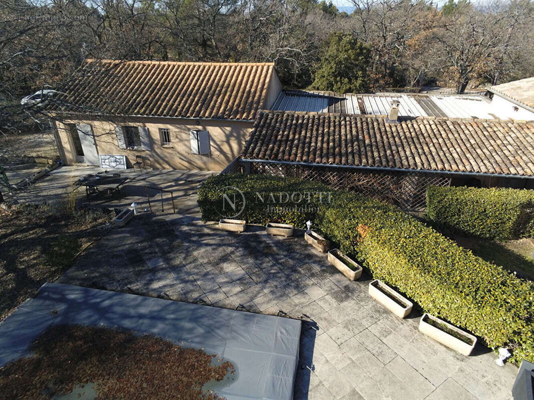 Maison à LACOSTE