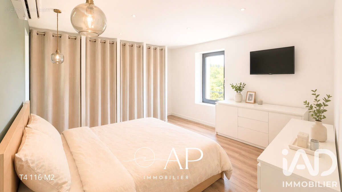 Maison 250 m² à La Crau  - photo 8