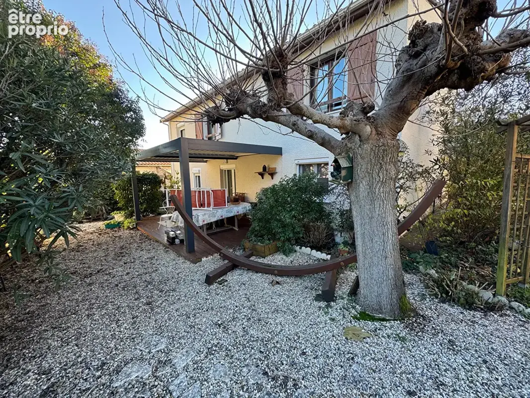 Villenave d'Ornon - Maison de 150 m² avec piscine, garage et appartement T2 indépendant - photo 11