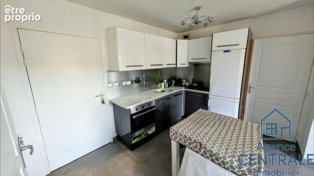 Appartement 3 pièces 49 m² à vendre à La Ciotat (13600) - photo 2