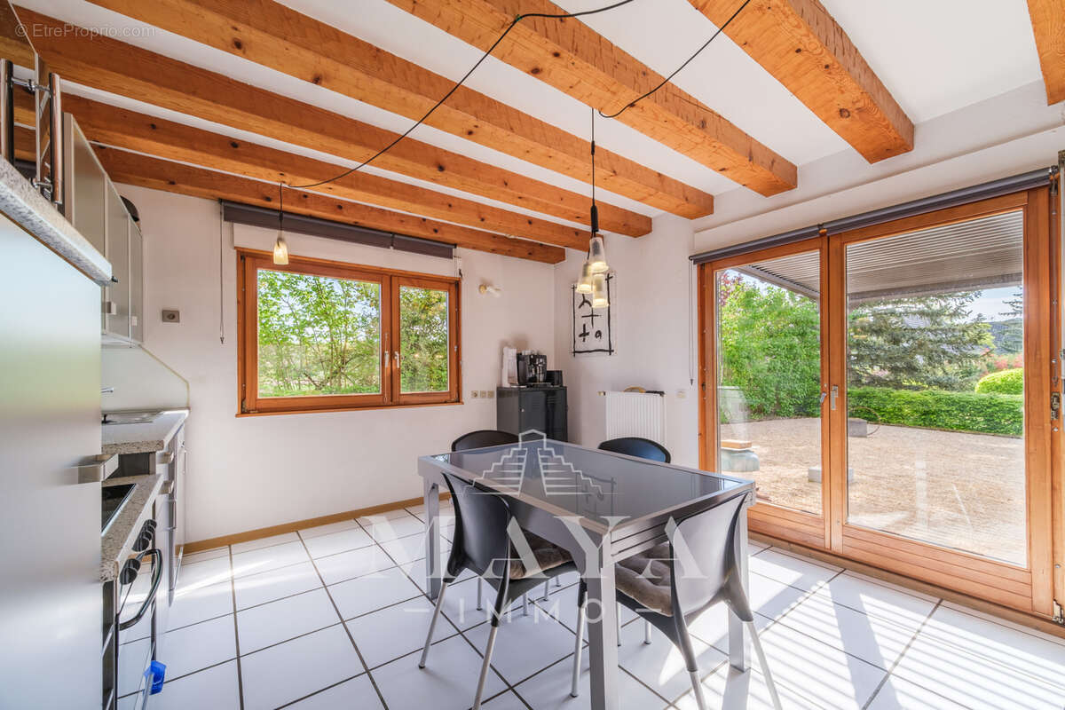 Maison à VILLAGE-NEUF