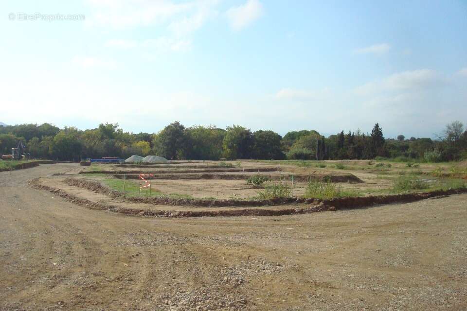 Terrain à VILLELONGUE-DELS-MONTS