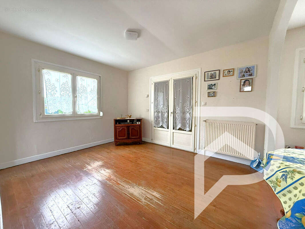 Maison à ESTREES-SAINT-DENIS