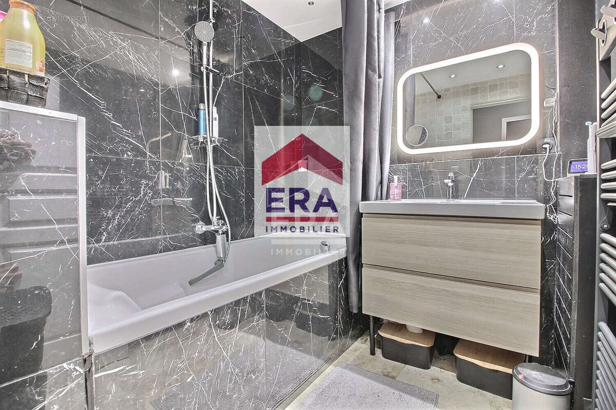 Appartement à VILLENEUVE-LA-GARENNE