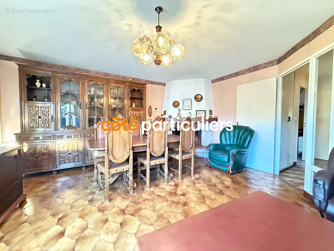 Maison à LA CHAPELLE-SAINT-MESMIN