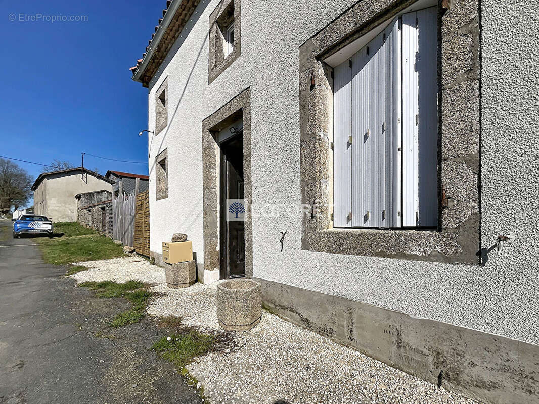 Maison à AZAY-SUR-THOUET