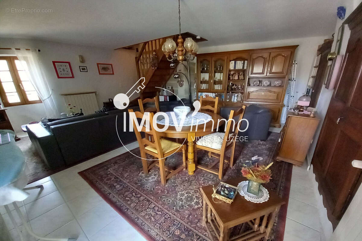 Maison à SAINT-QUENTIN-LA-POTERIE