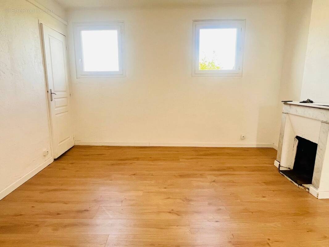 Appartement à MARSEILLE-5E