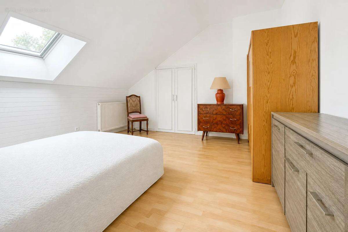A saisir somptueuse maison de 8 pièces de 201 m² à Auxy !! - photo 16