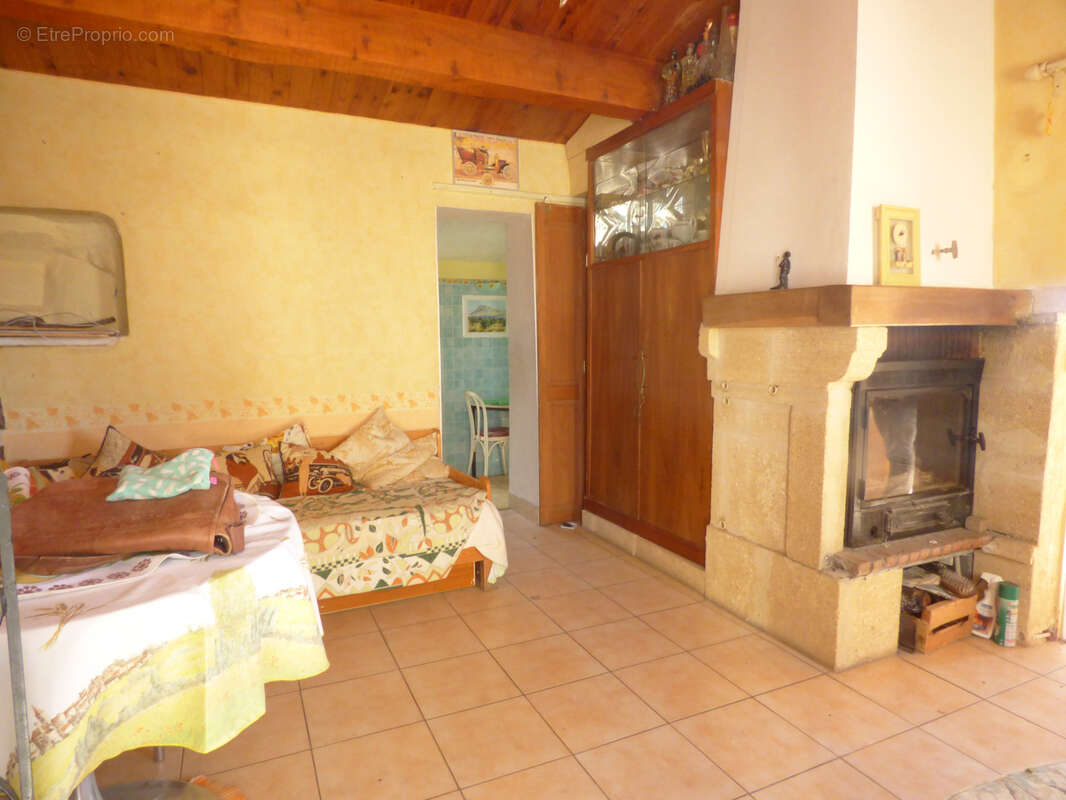Maison à GREOUX-LES-BAINS