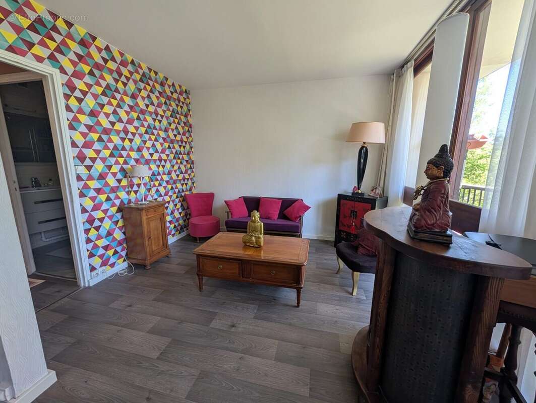 Appartement à FONTENAY-LE-FLEURY