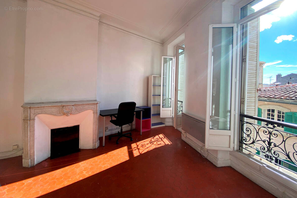 Appartement à MARSEILLE-6E
