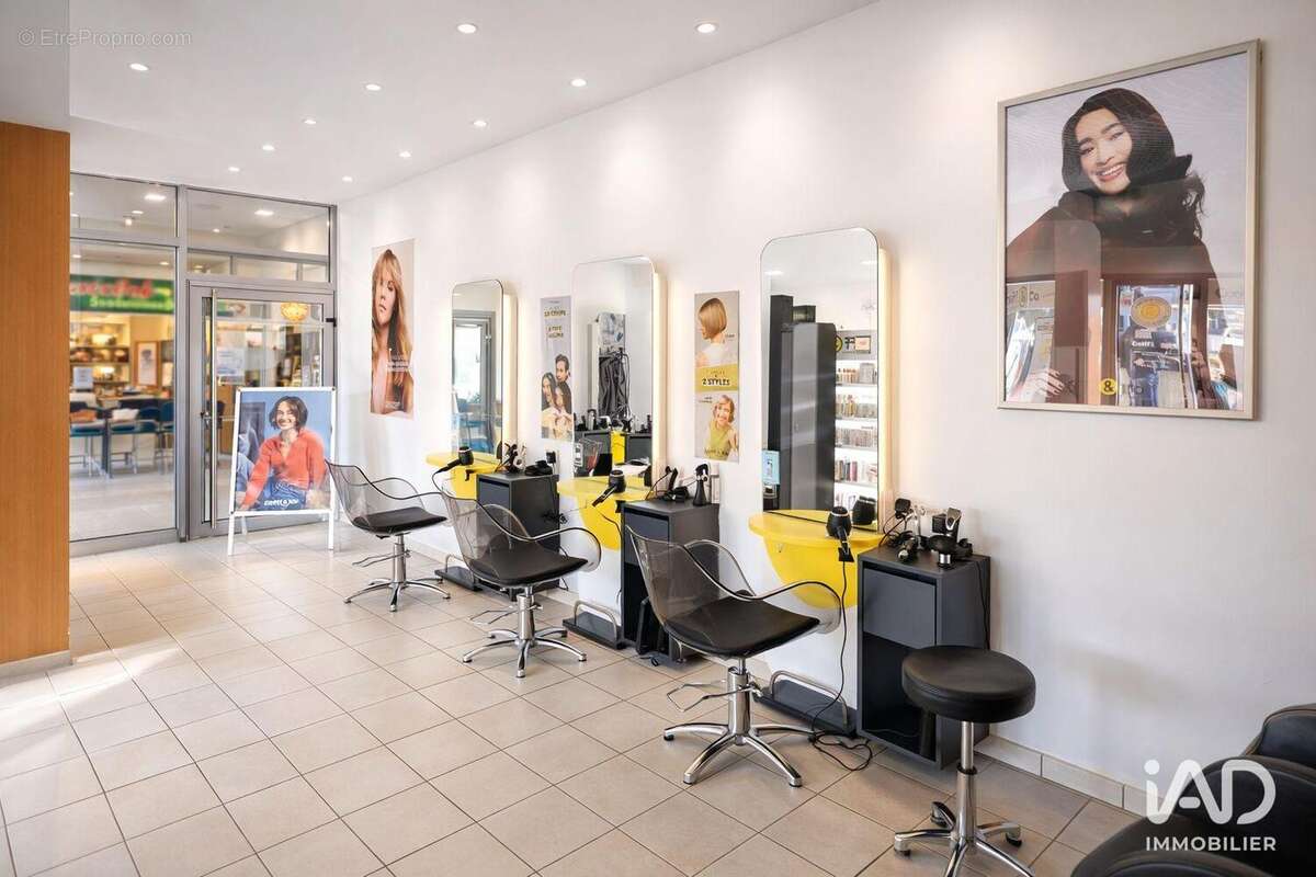 Photo 3 - Commerce à HOUTAUD