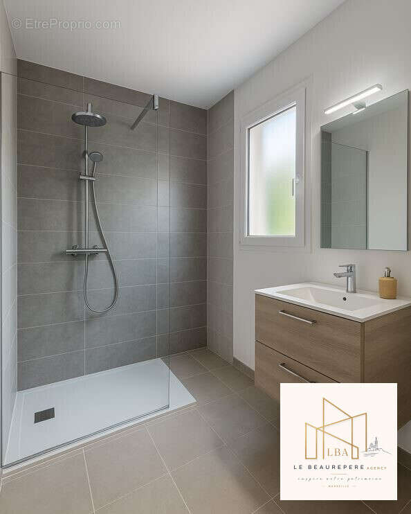 Appartement 84 m² à Marseille-8e  - photo 3