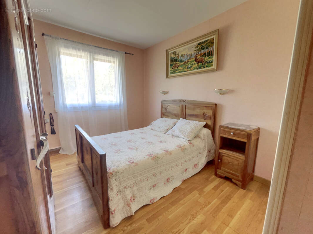 Maison à MIRANDOL-BOURGNOUNAC