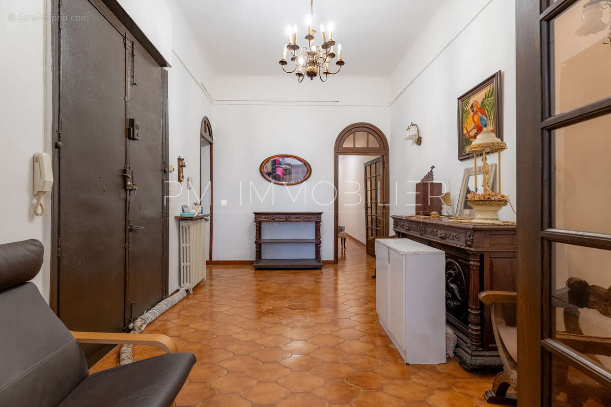 Appartement à MARSEILLE-1E