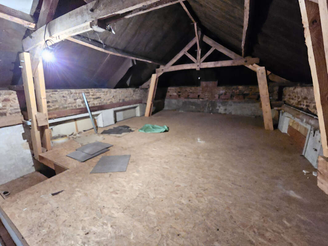 Maison à SAINT-CLAIR-DE-HALOUZE