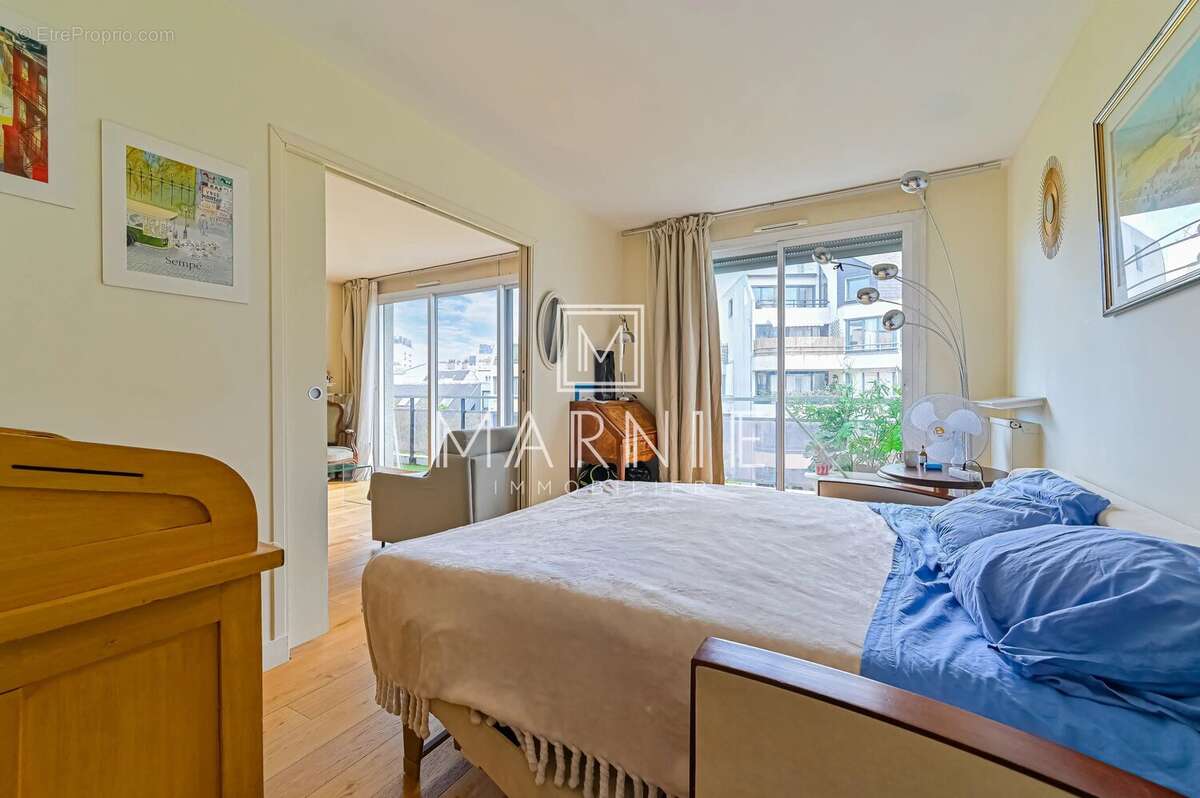 Appartement à PARIS-15E
