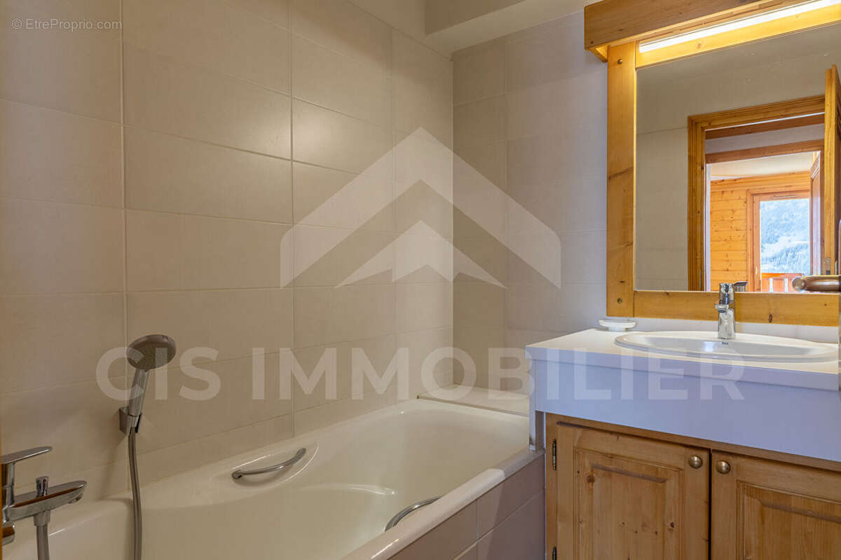 Appartement à LES ALLUES