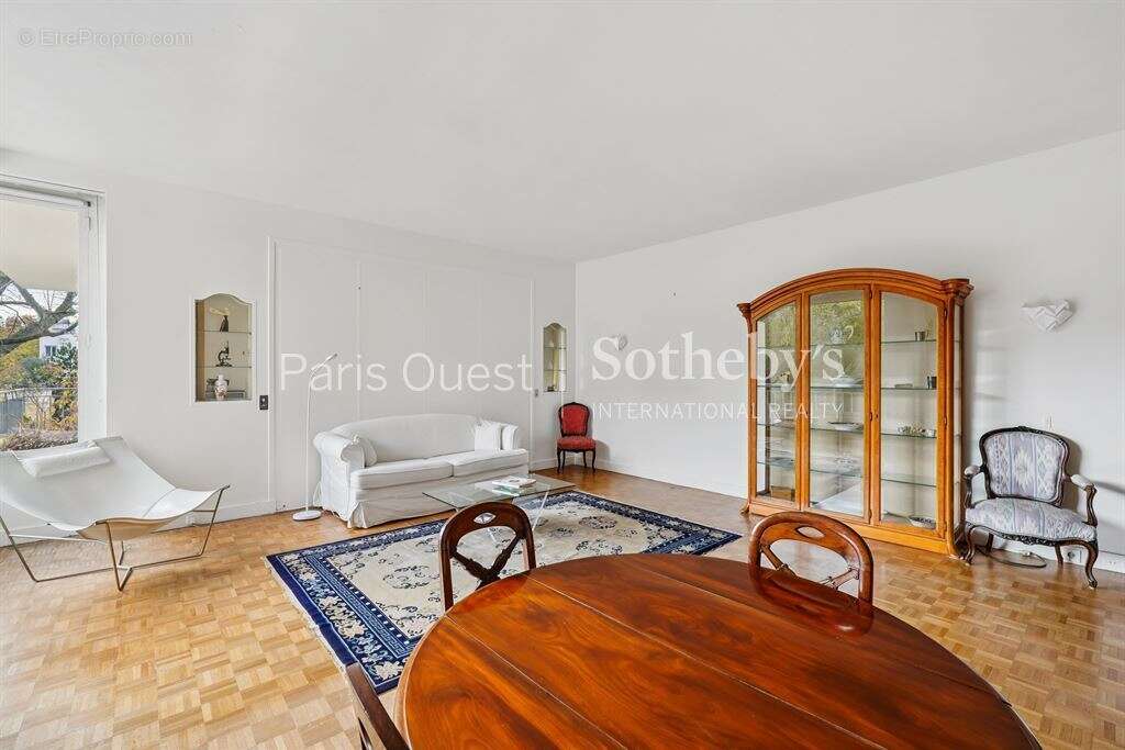 Appartement à NEUILLY-SUR-SEINE