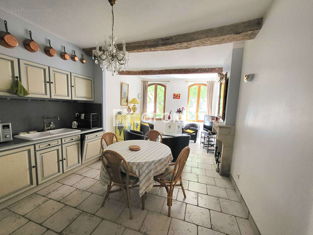 Maison à L&#039;ISLE-SUR-LA-SORGUE