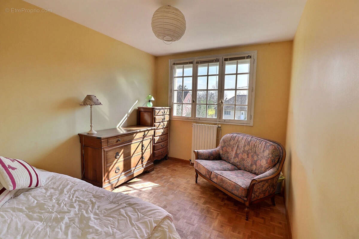 Maison à SAINT-ARNOULT-EN-YVELINES