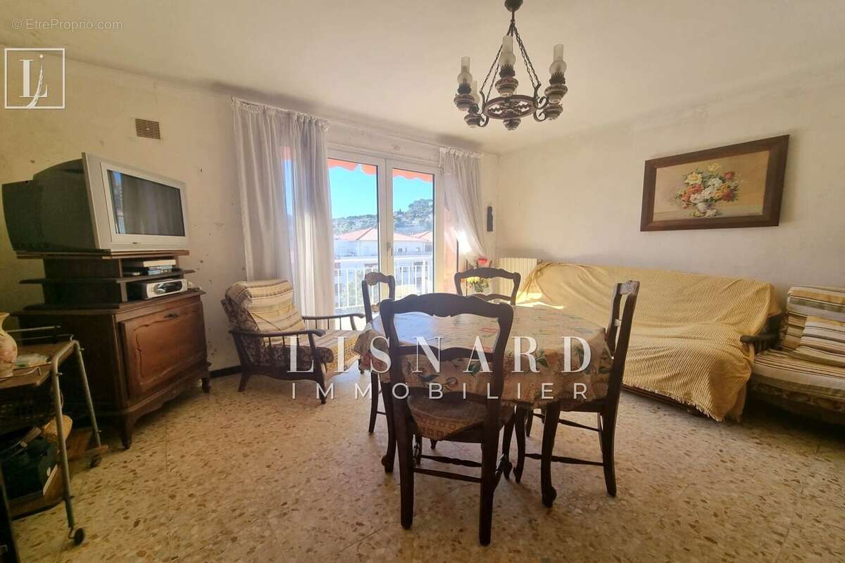 Appartement à VALLAURIS