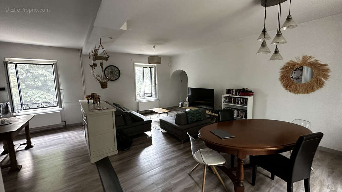 Maison à CLONAS-SUR-VAREZE