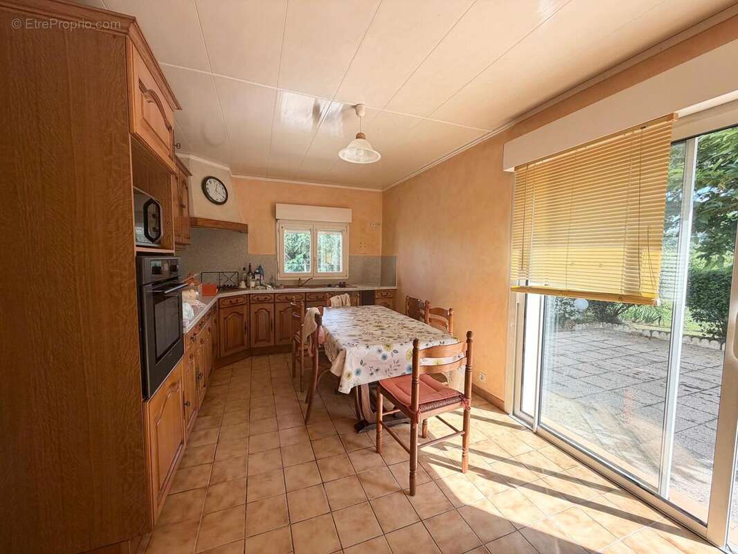 Maison 139 m² à Sauveterre-De-Guyenne  - photo 4